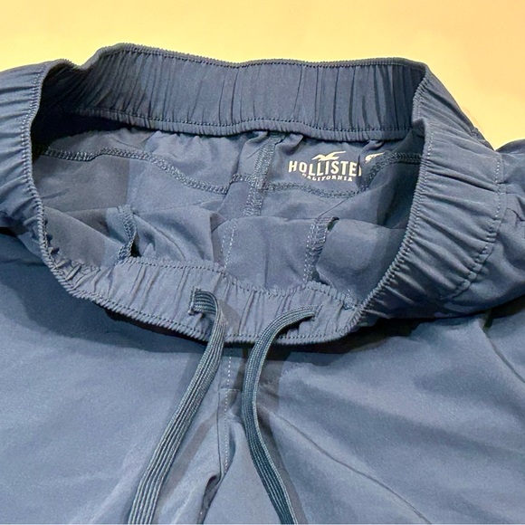 Hollister Men's hybrid active Shorts-blue - Picture 6 of 8